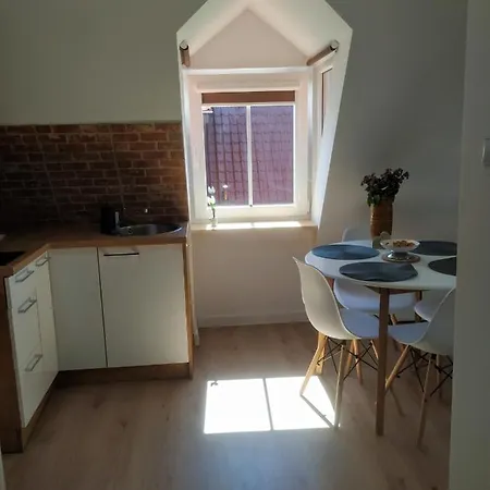 Apartament Z Ogrodem- 10 Min Do Plazy شقة