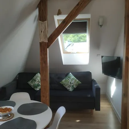 Apartament Z Ogrodem- 10 Min Do Plazy شقة