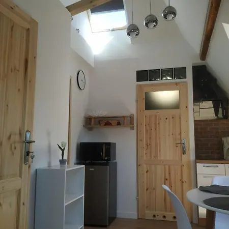 شقة Apartament Z Ogrodem- 10 Min Do Plazy *