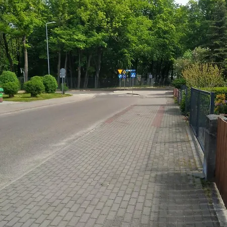 شقة Apartament Z Ogrodem- 10 Min Do Plazy *