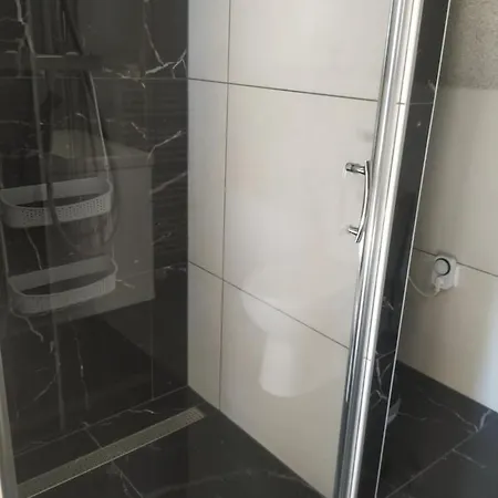 شقة Apartament Z Ogrodem- 10 Min Do Plazy
