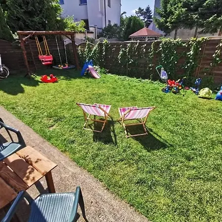 شقة Apartament Z Ogrodem- 10 Min Do Plazy